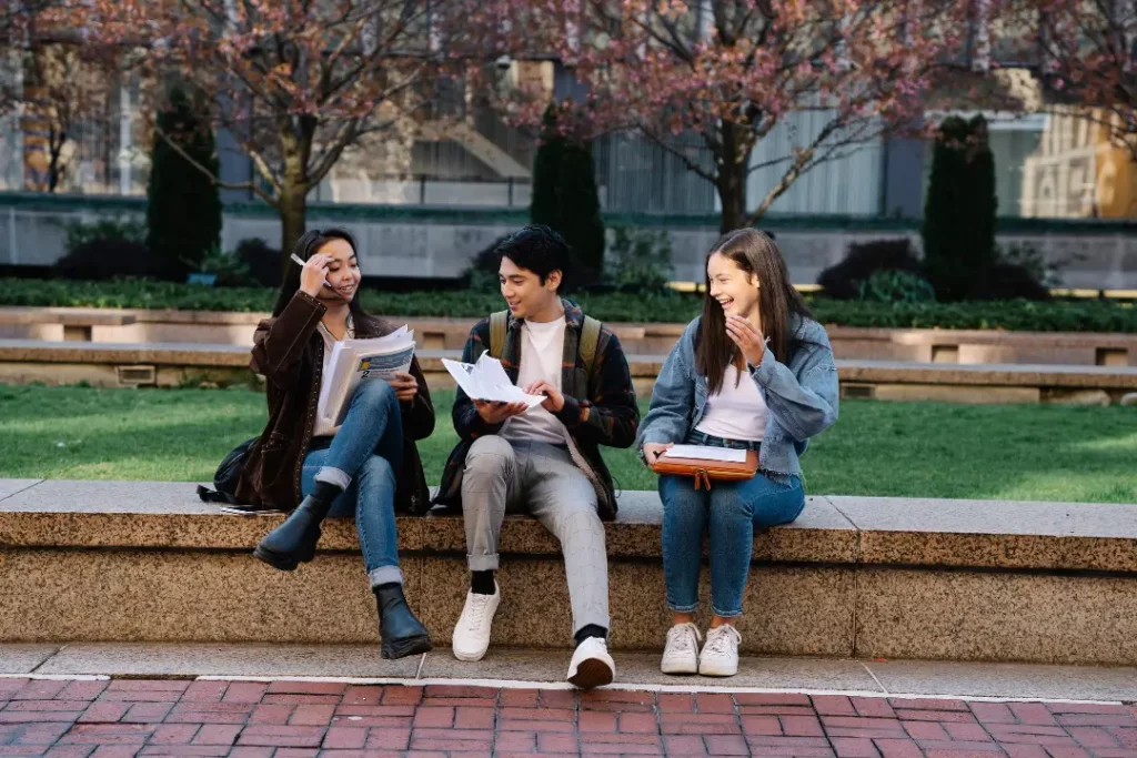 students choosing the best college together