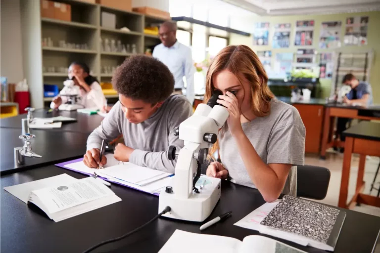 6 Great Colleges for Marine Biology in the Midwest
