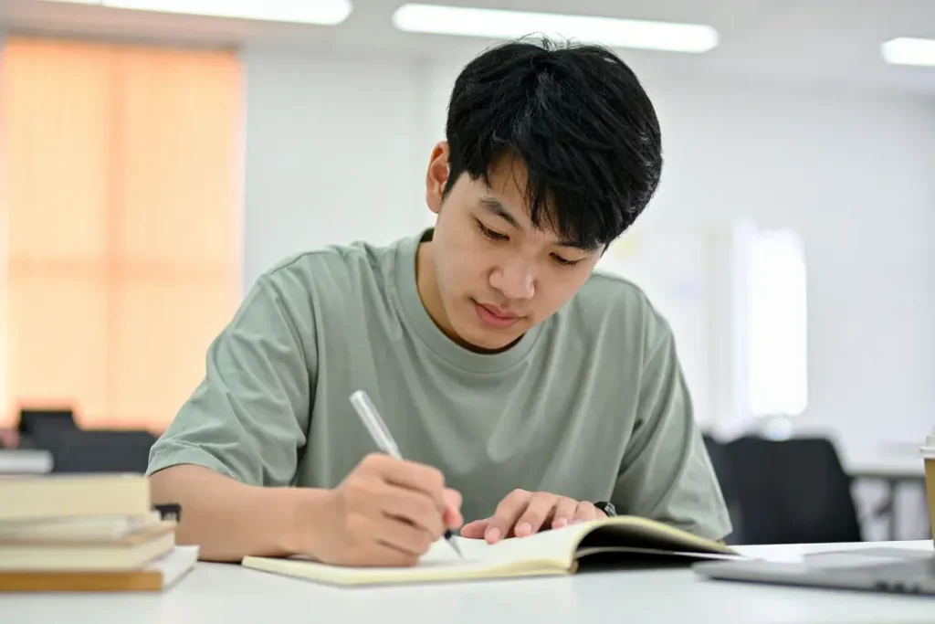 How College Essay Coaches Identify Weak Topics