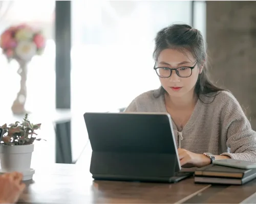 Do colleges look at Social Media Accounts